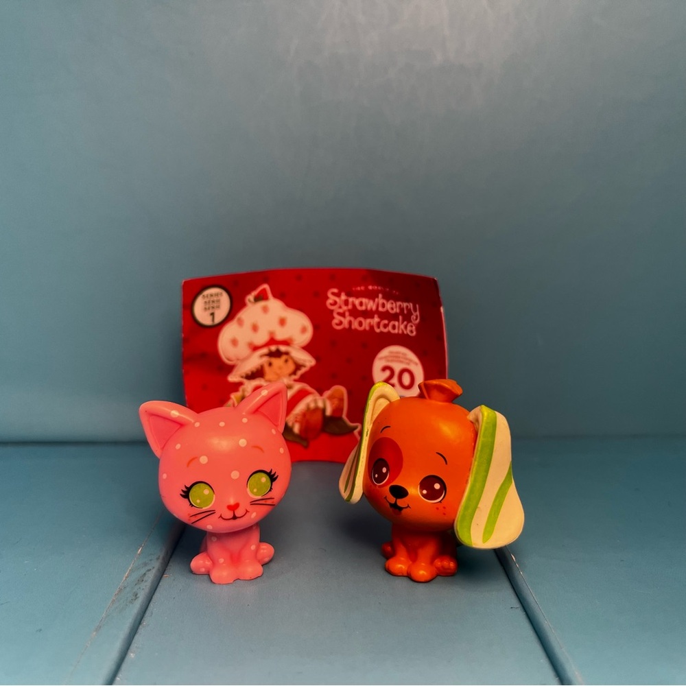 TLS Toys - Strawberry Shortcake Micro Cheebees - Pupcake and Custard